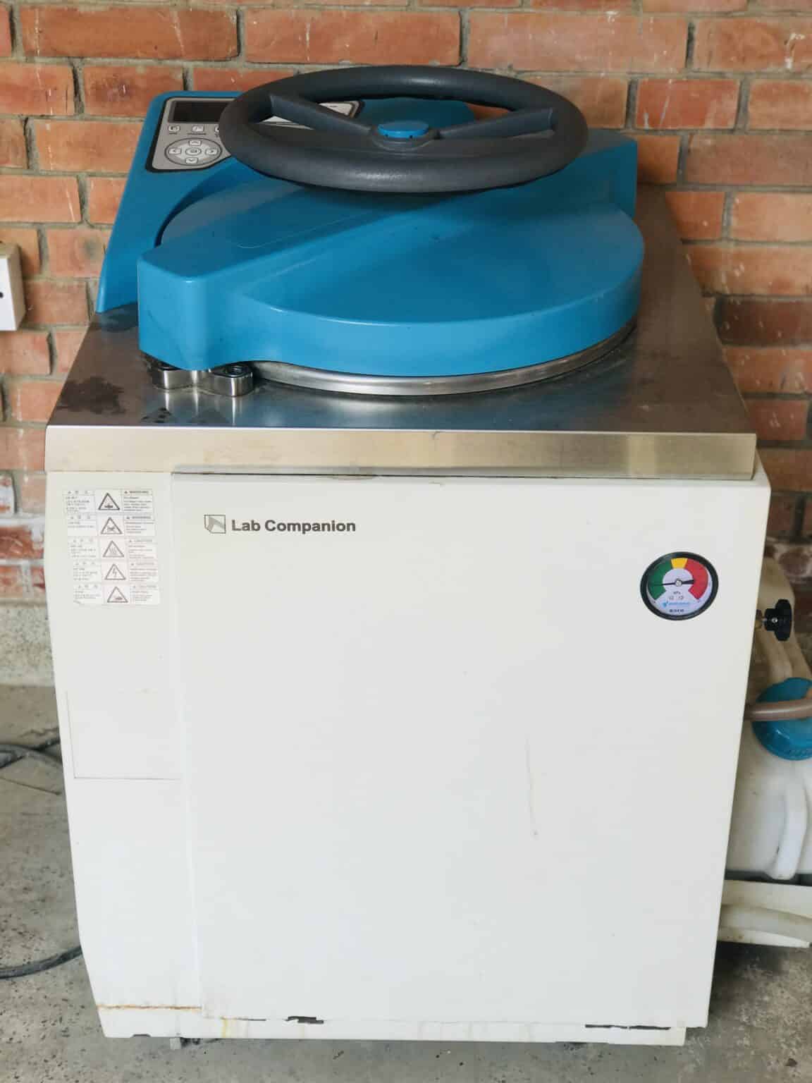 Autoclave Machine Definition, Reliable function, and 2 Major