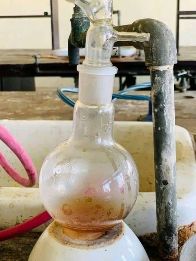 Essential oil Definition, Preparation, and 5 Reliable Uses Chemistry